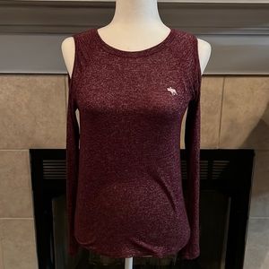 Burgundy Abercrombie kids knitted marled cold shoulder top. Size 11/12.